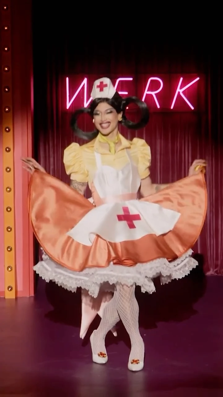 Mandy Mango – Entrance