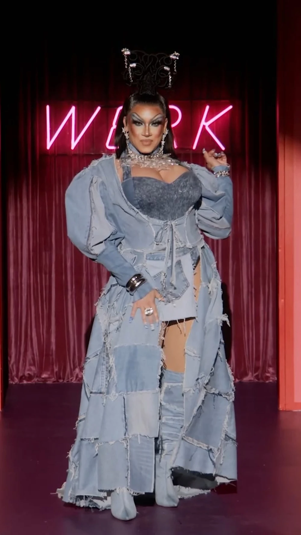 Mia Starr – Entrance