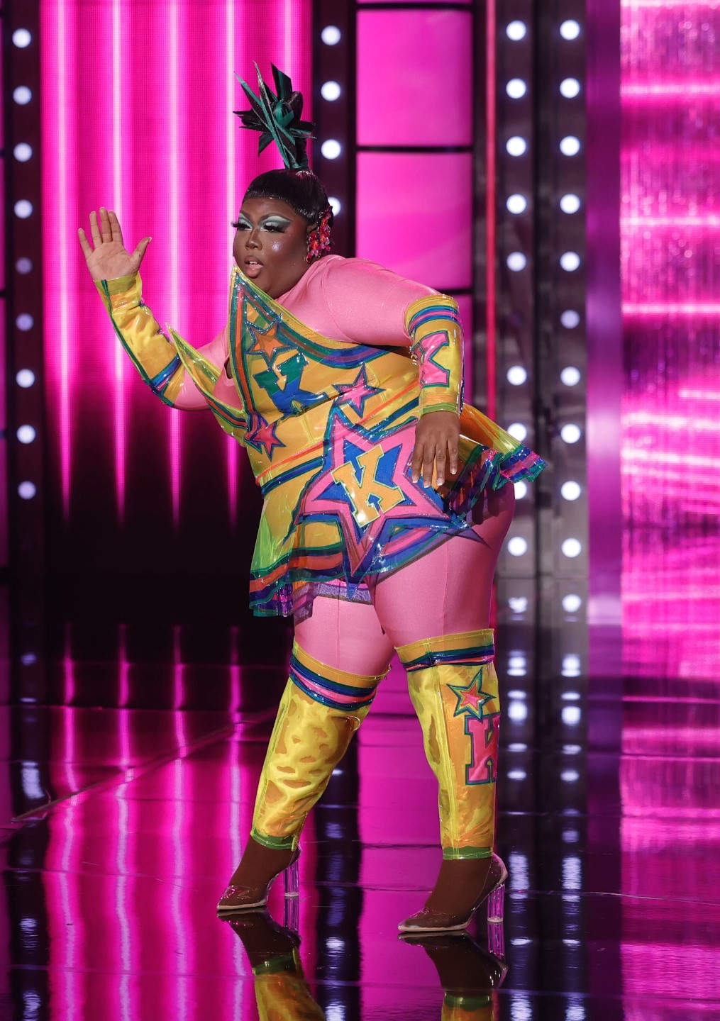 Kenya Pleaser – I Can See Right Through Her